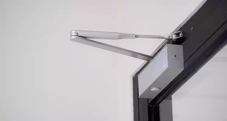 Screen Door Closer Repair in Jacksonville, FL