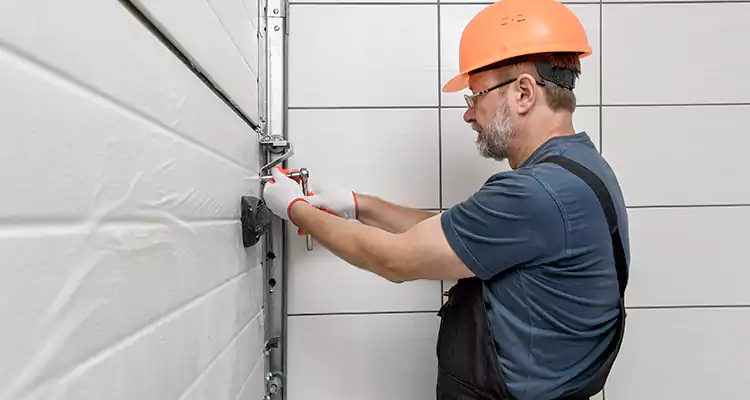 Emergency Garage Door Repair in Jacksonville, FL