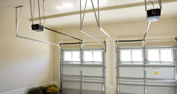 Residential Emergency Garage Door Repair in Jacksonville, FL