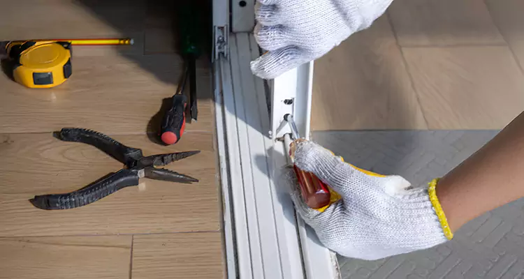 Screen Door Wheel Replacement in Jacksonville, FL