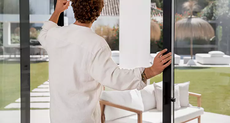 Sliding Screen Door Maintenance for Closing Issues in Jacksonville, FL